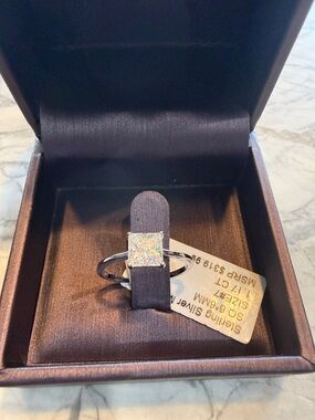 Princess Cut Silver Ring with Square Center Stone Sz7